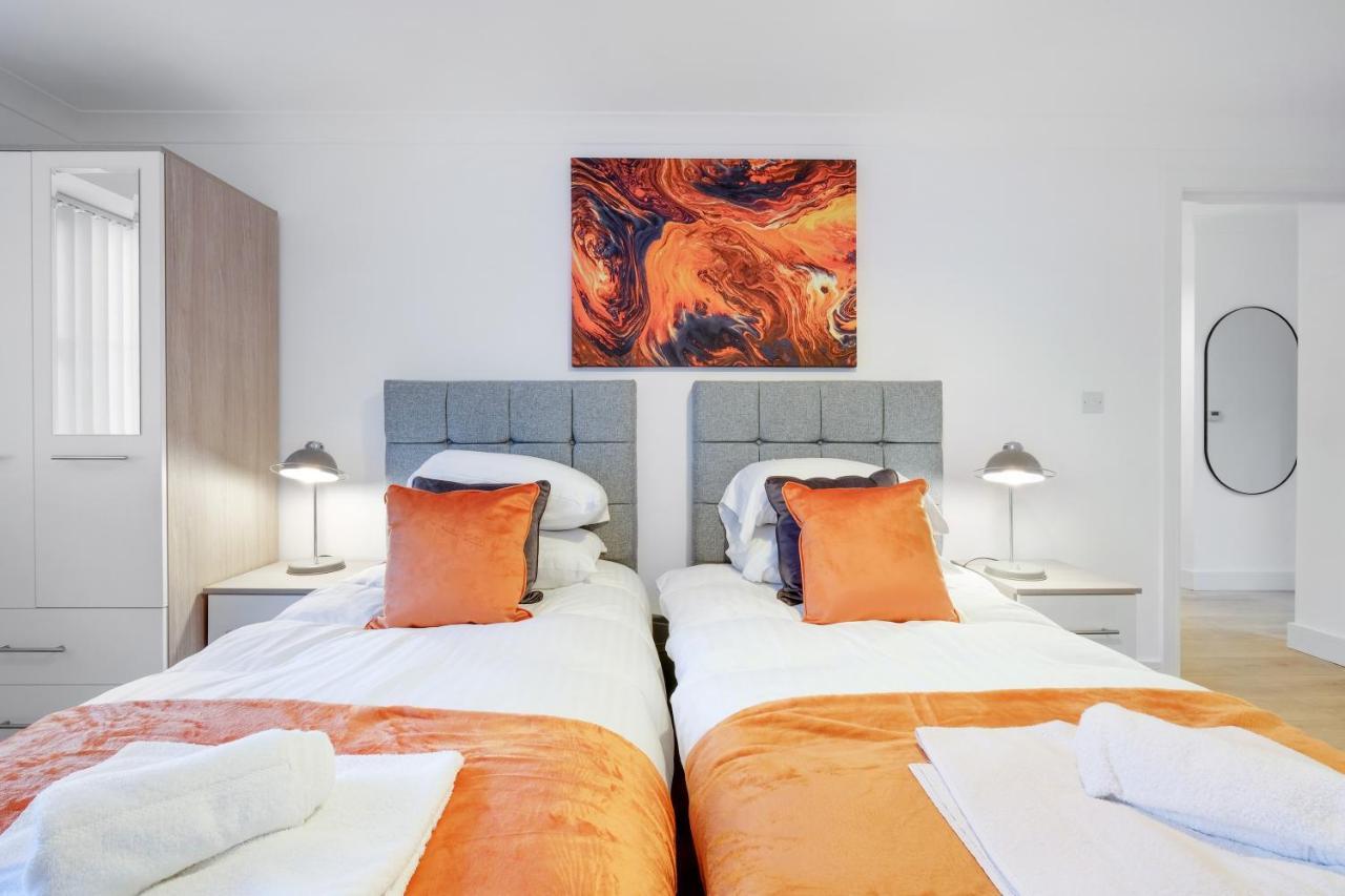 Pinewood Studios, Iver Slough Heathrow 1 & 2 Bedroom Apartments With Parking By Arista Living Exterior foto