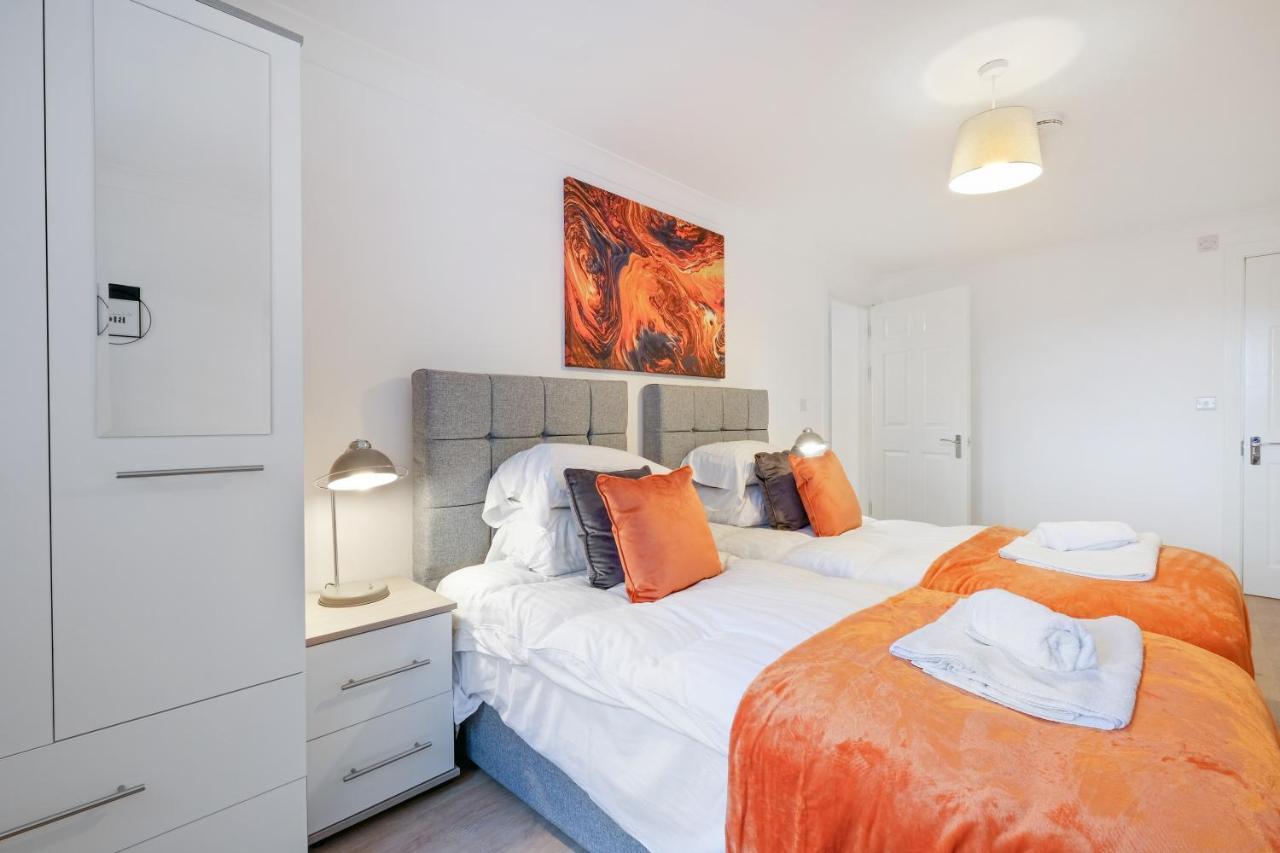 Pinewood Studios, Iver Slough Heathrow 1 & 2 Bedroom Apartments With Parking By Arista Living Exterior foto