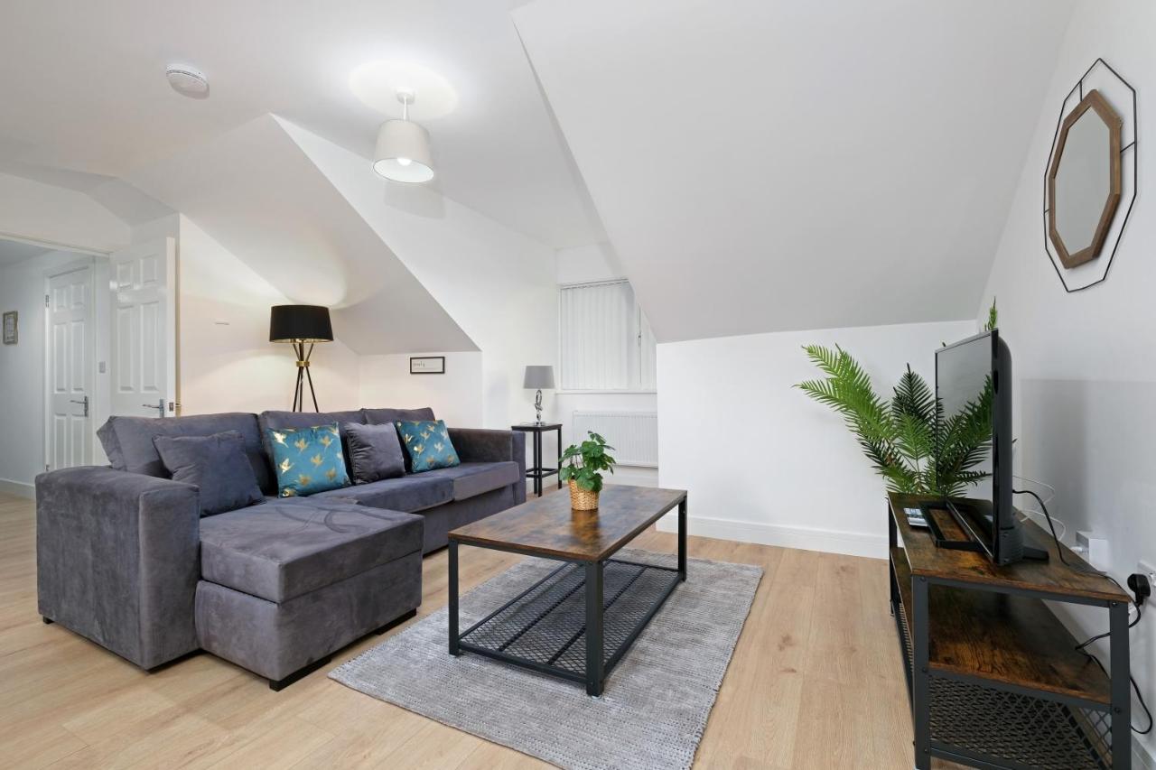 Pinewood Studios, Iver Slough Heathrow 1 & 2 Bedroom Apartments With Parking By Arista Living Exterior foto