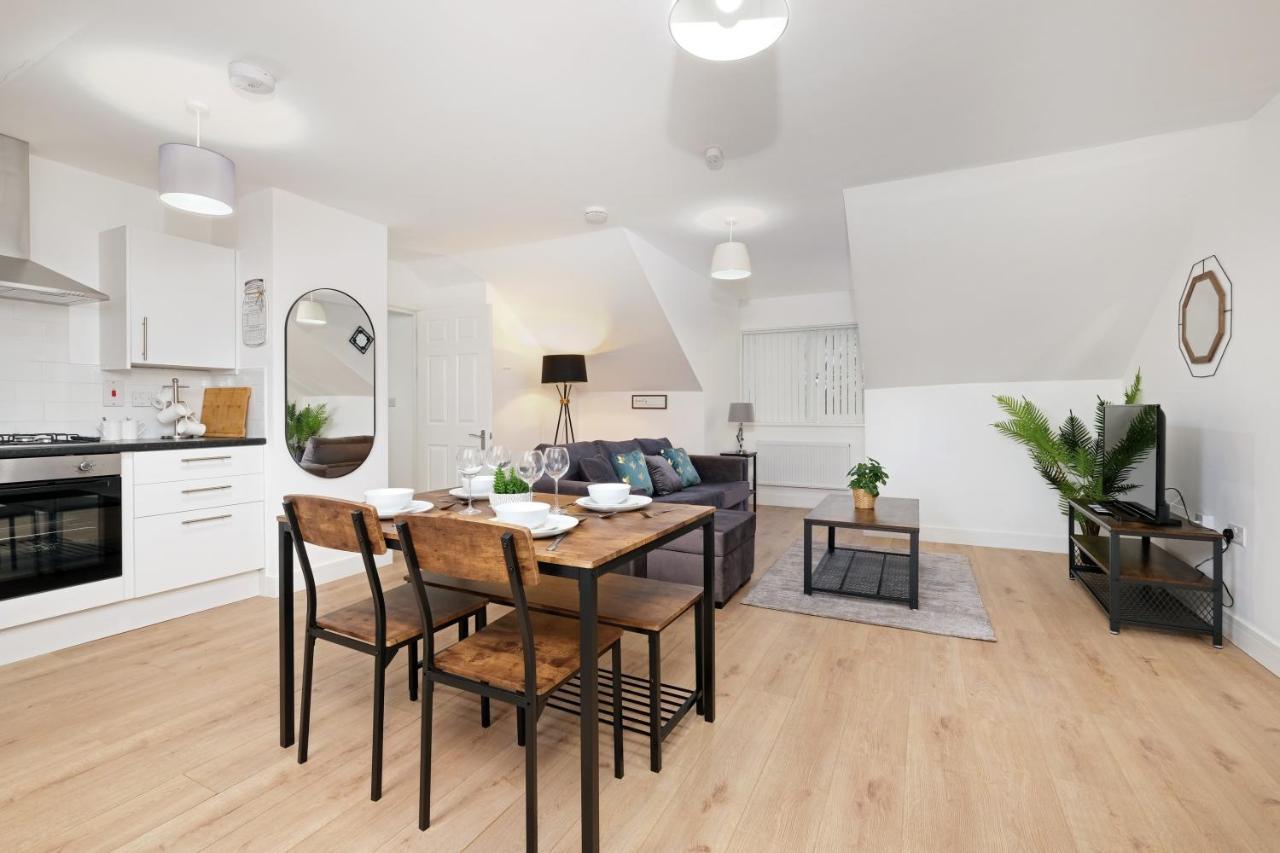 Pinewood Studios, Iver Slough Heathrow 1 & 2 Bedroom Apartments With Parking By Arista Living Exterior foto