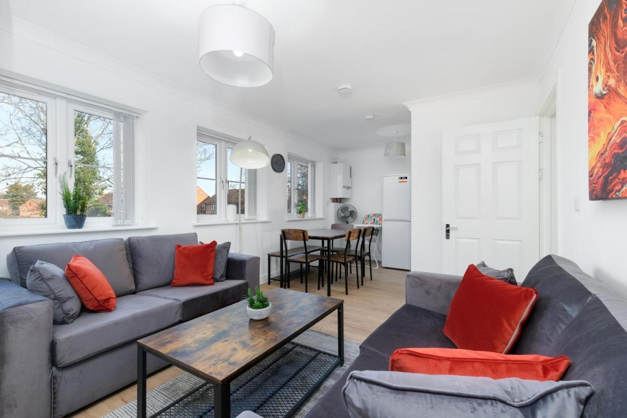 Pinewood Studios, Iver Slough Heathrow 1 & 2 Bedroom Apartments With Parking By Arista Living Exterior foto