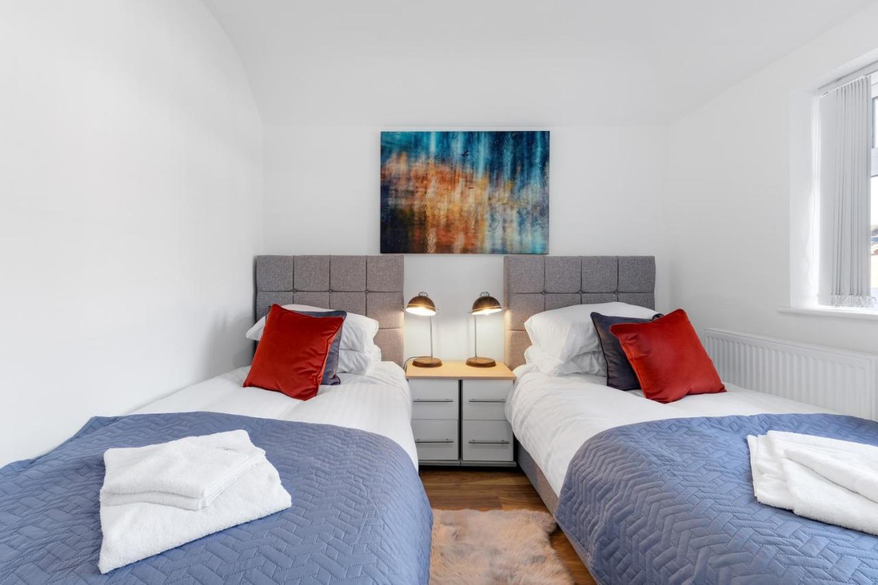 Pinewood Studios, Iver Slough Heathrow 1 & 2 Bedroom Apartments With Parking By Arista Living Exterior foto