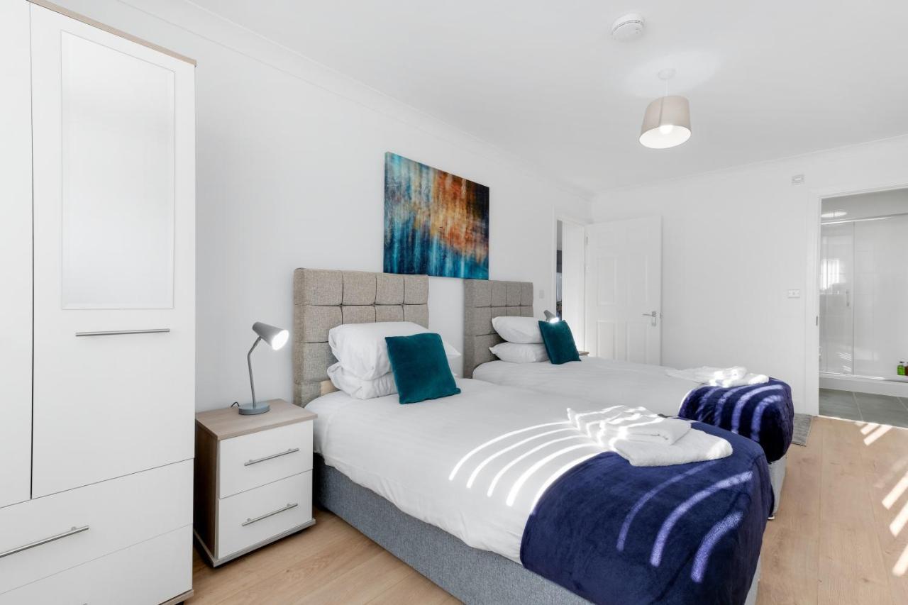 Pinewood Studios, Iver Slough Heathrow 1 & 2 Bedroom Apartments With Parking By Arista Living Exterior foto