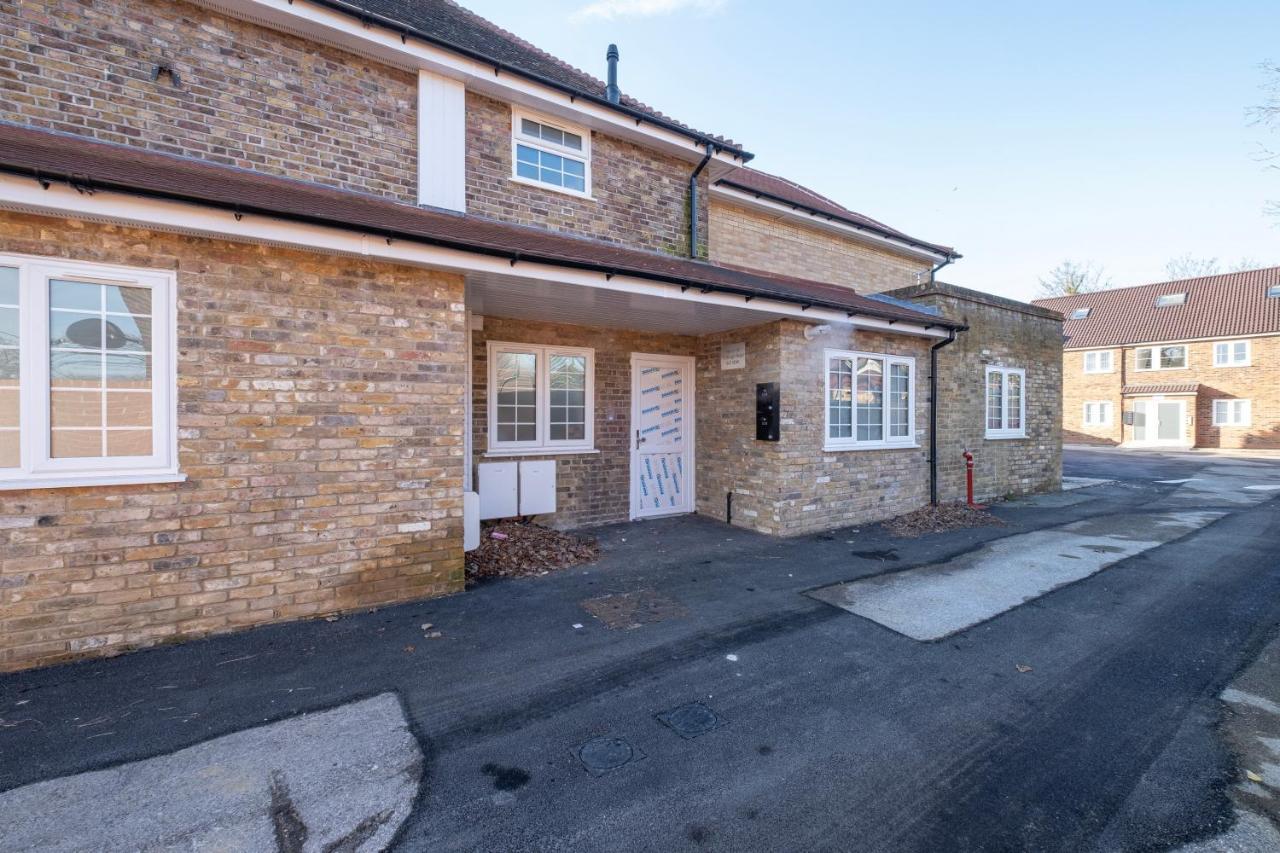 Pinewood Studios, Iver Slough Heathrow 1 & 2 Bedroom Apartments With Parking By Arista Living Exterior foto