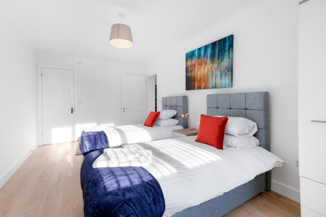 Pinewood Studios, Iver Slough Heathrow 1 & 2 Bedroom Apartments With Parking By Arista Living Exterior foto