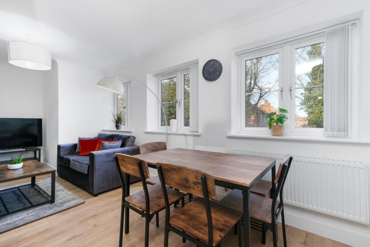 Pinewood Studios, Iver Slough Heathrow 1 & 2 Bedroom Apartments With Parking By Arista Living Exterior foto