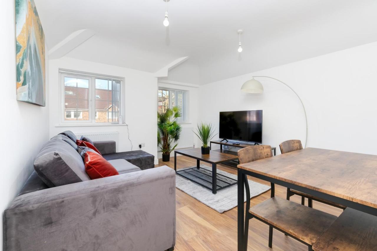 Pinewood Studios, Iver Slough Heathrow 1 & 2 Bedroom Apartments With Parking By Arista Living Exterior foto