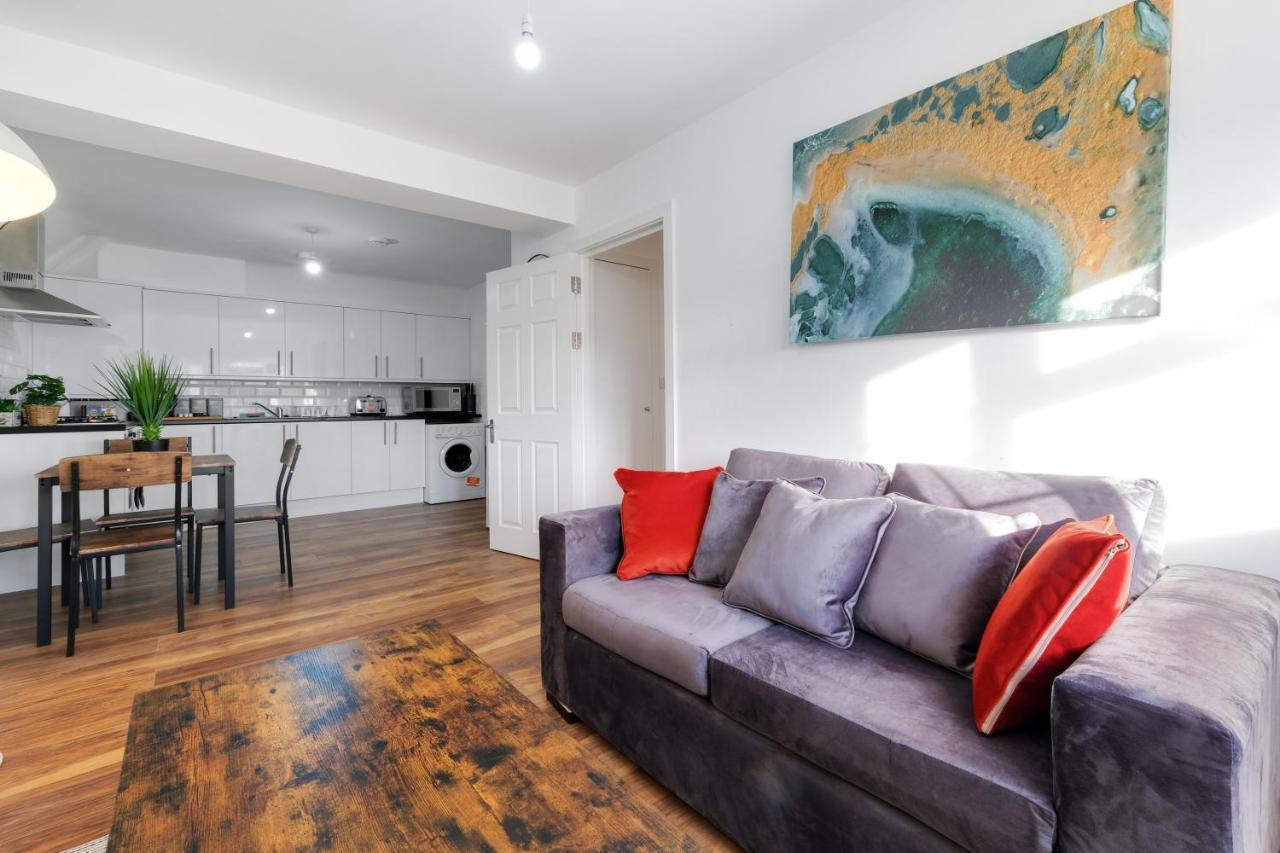 Pinewood Studios, Iver Slough Heathrow 1 & 2 Bedroom Apartments With Parking By Arista Living Exterior foto