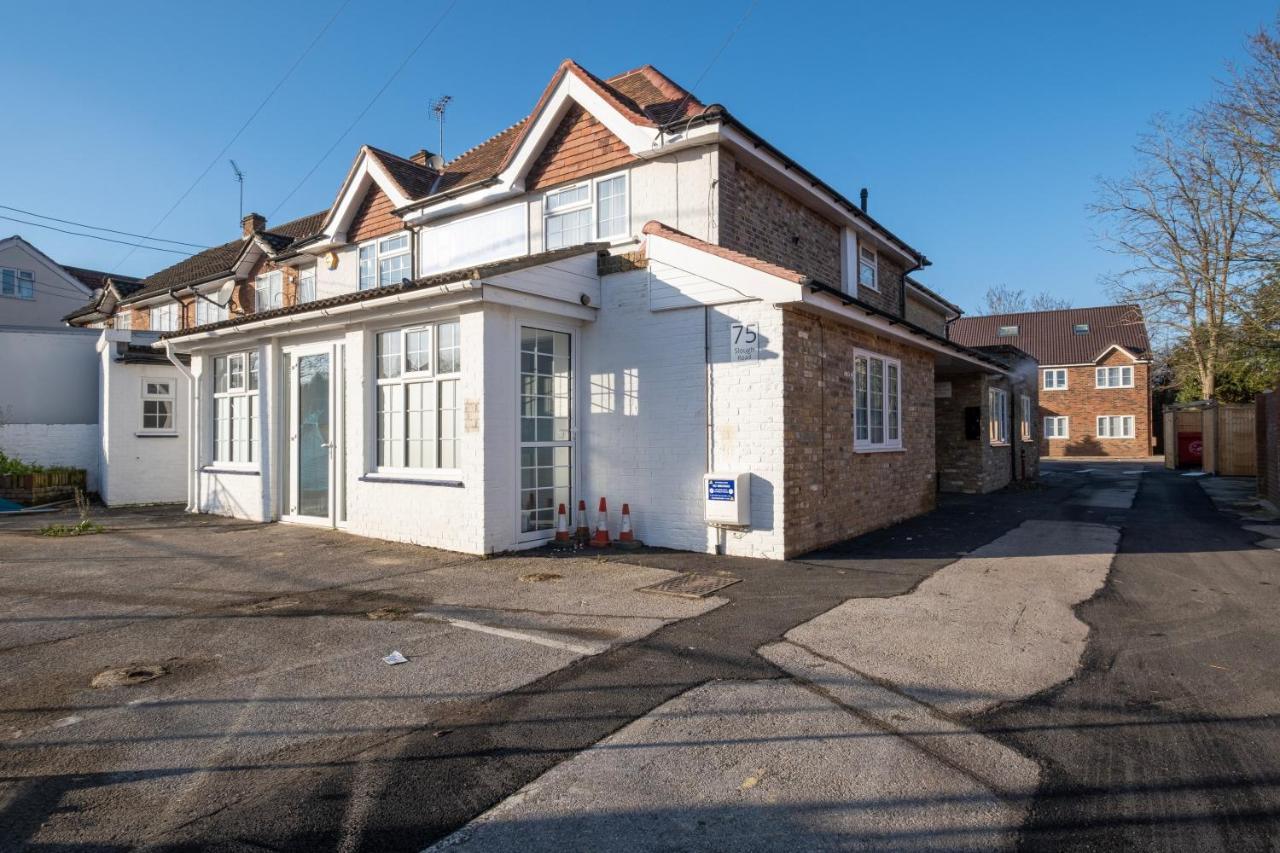 Pinewood Studios, Iver Slough Heathrow 1 & 2 Bedroom Apartments With Parking By Arista Living Exterior foto